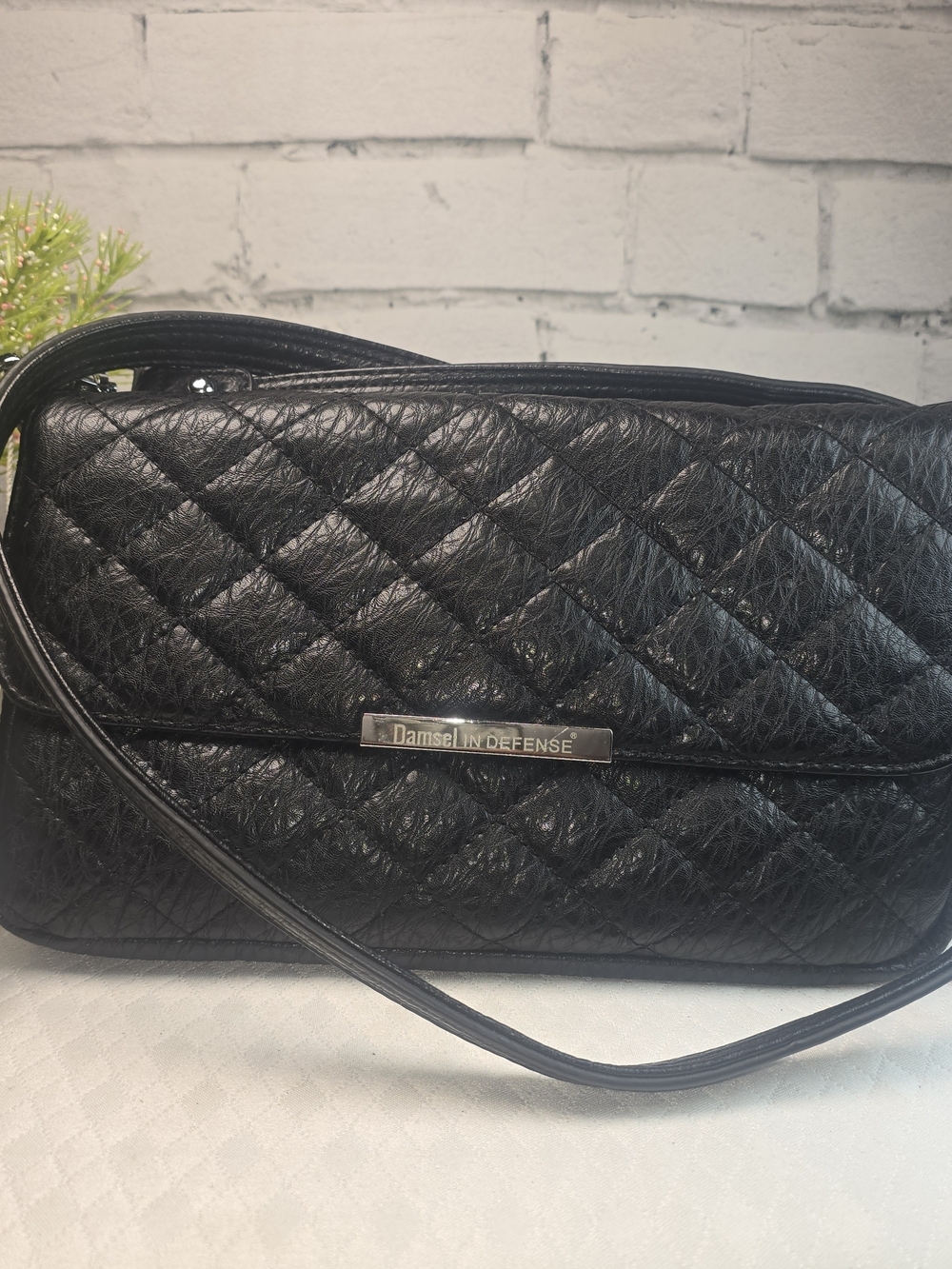 NWT DAMSEL IN DEFENSE KARI'S CONCEAL CARRY CROSSBODY CLUTCH BLACK HOLSTER PURSE